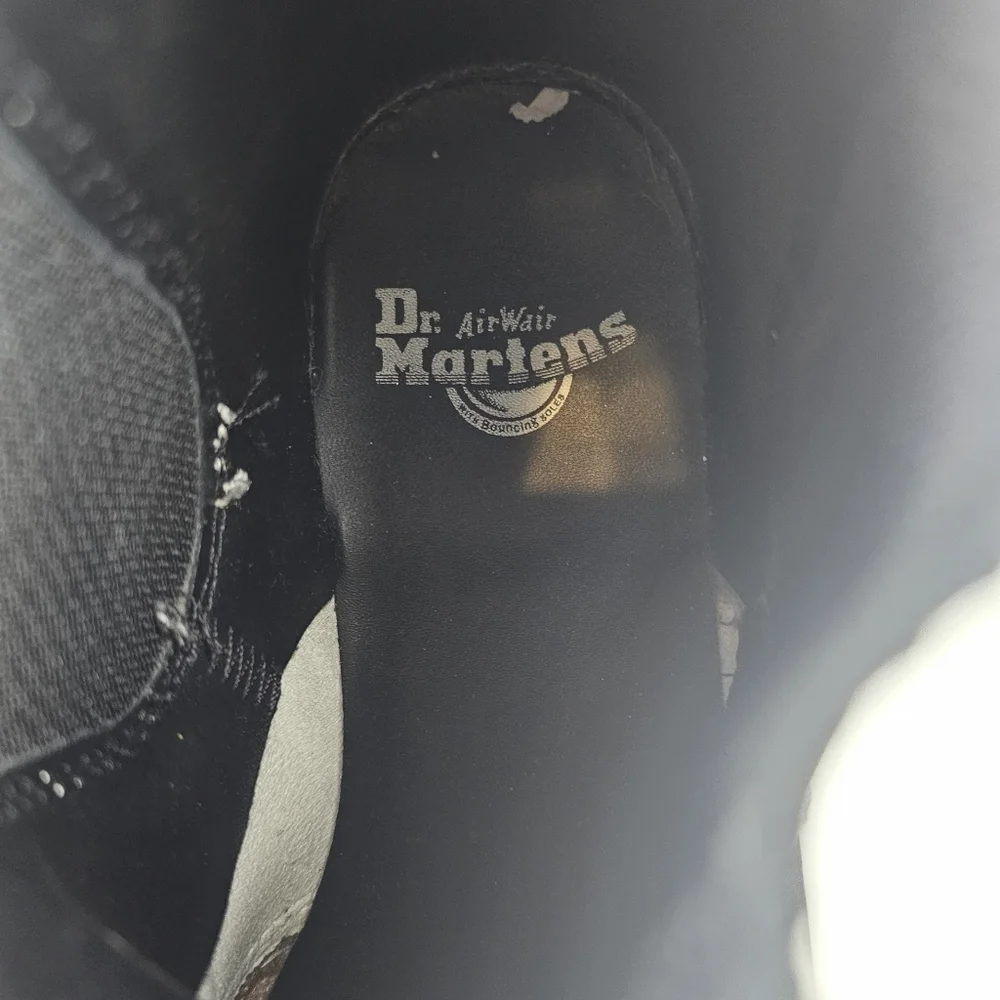 Doc Martens Dr. Martens 2976 Yellow‎ Stitch Smooth Leather Chelsea Boots M8/L9